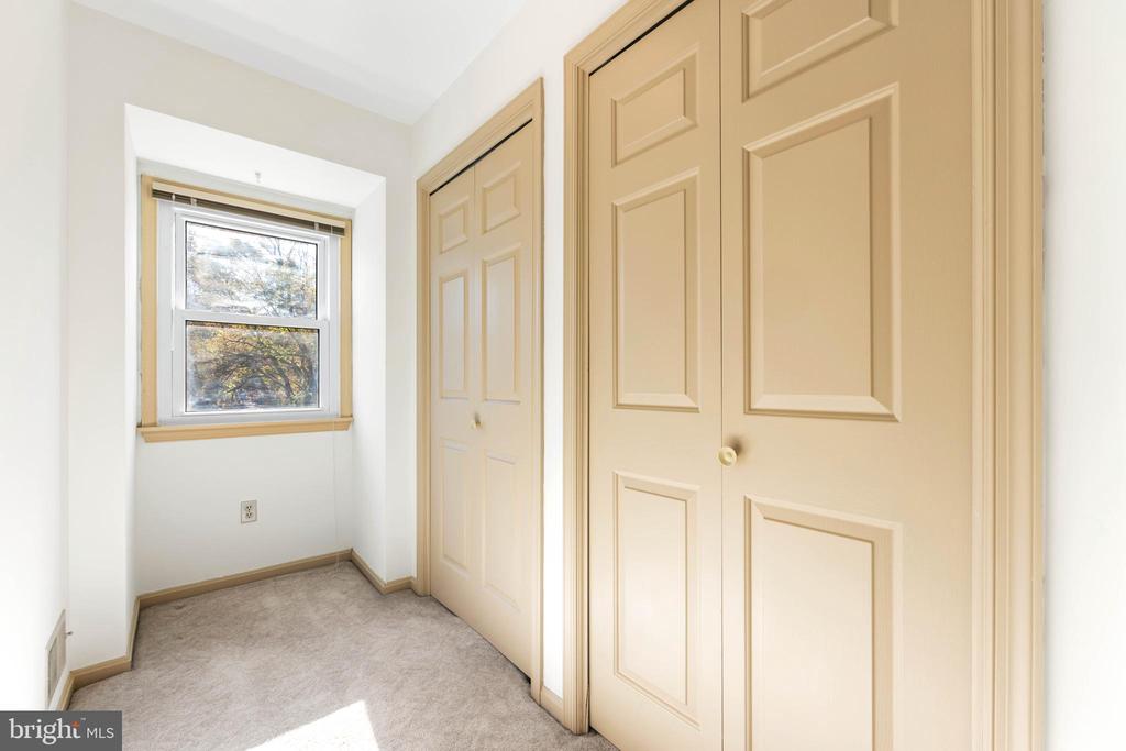300 Windfern Ct