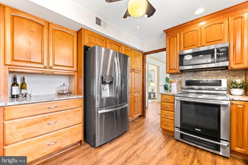 300 Windfern Ct