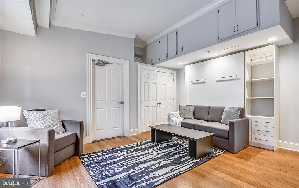 180 MAIN ST #201