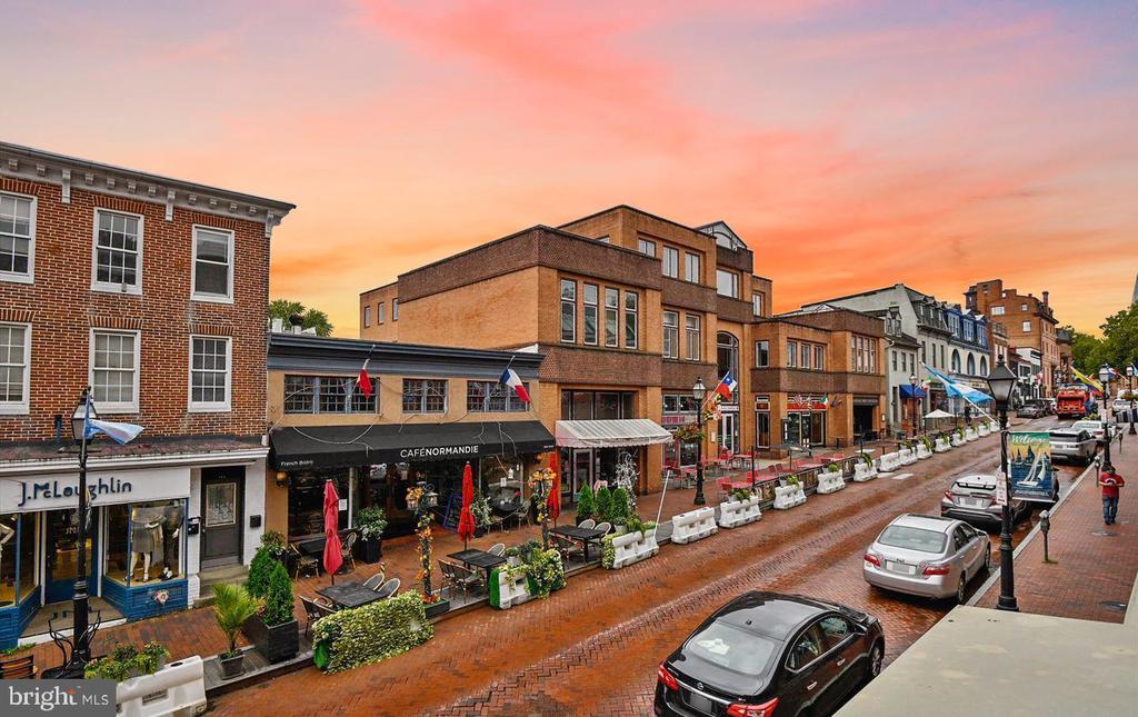 180 MAIN ST #201