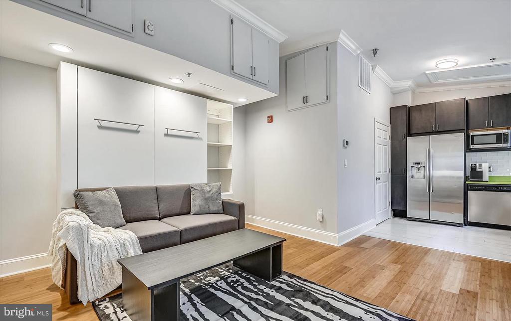 180 MAIN ST #201
