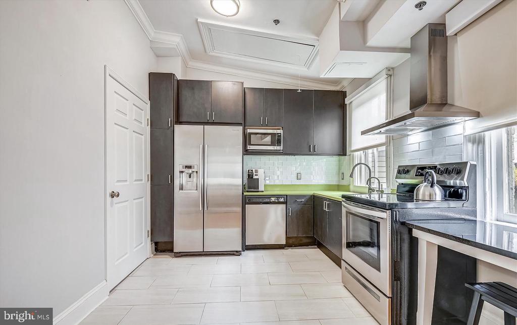 180 MAIN ST #201