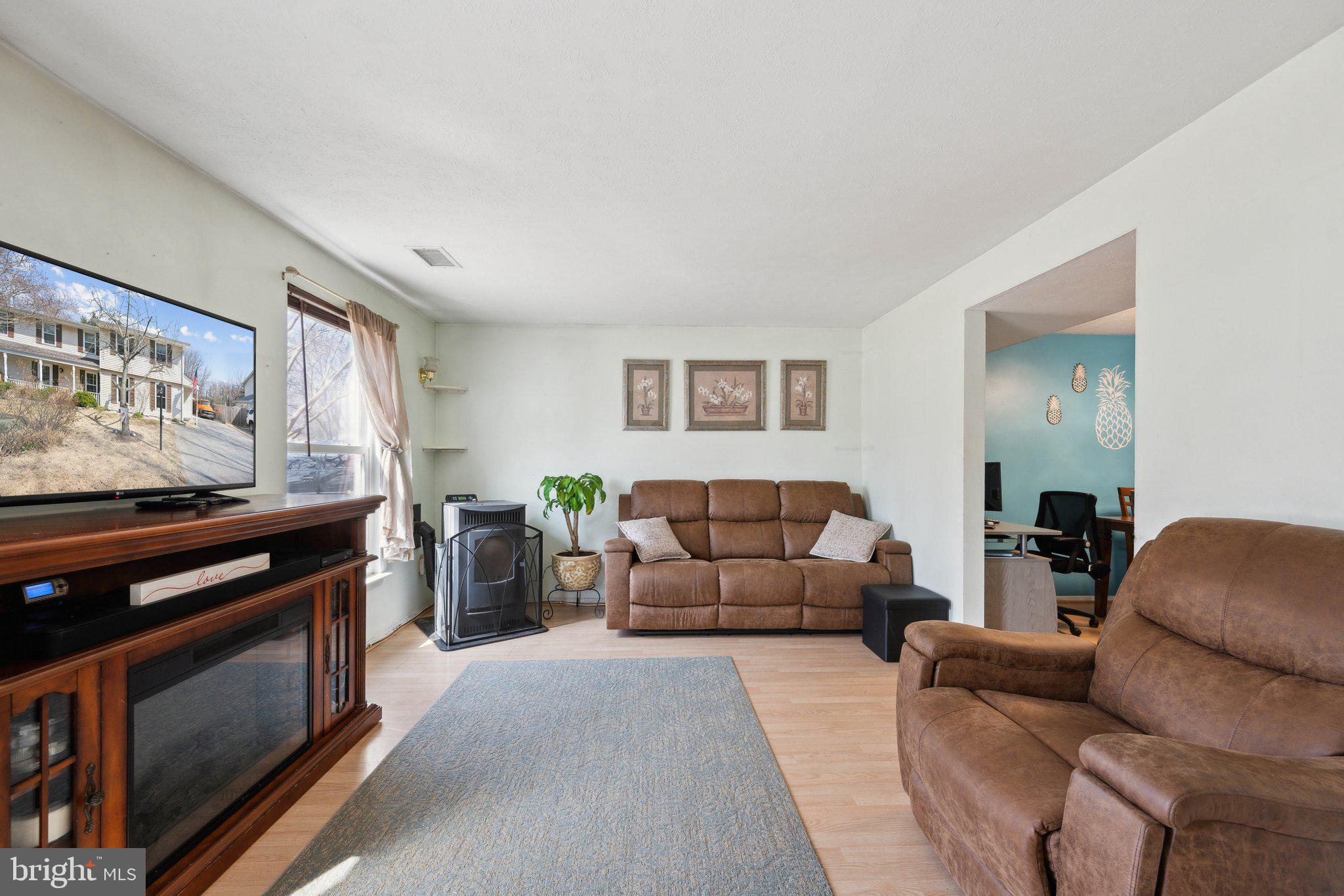 1670 Secretariat Dr