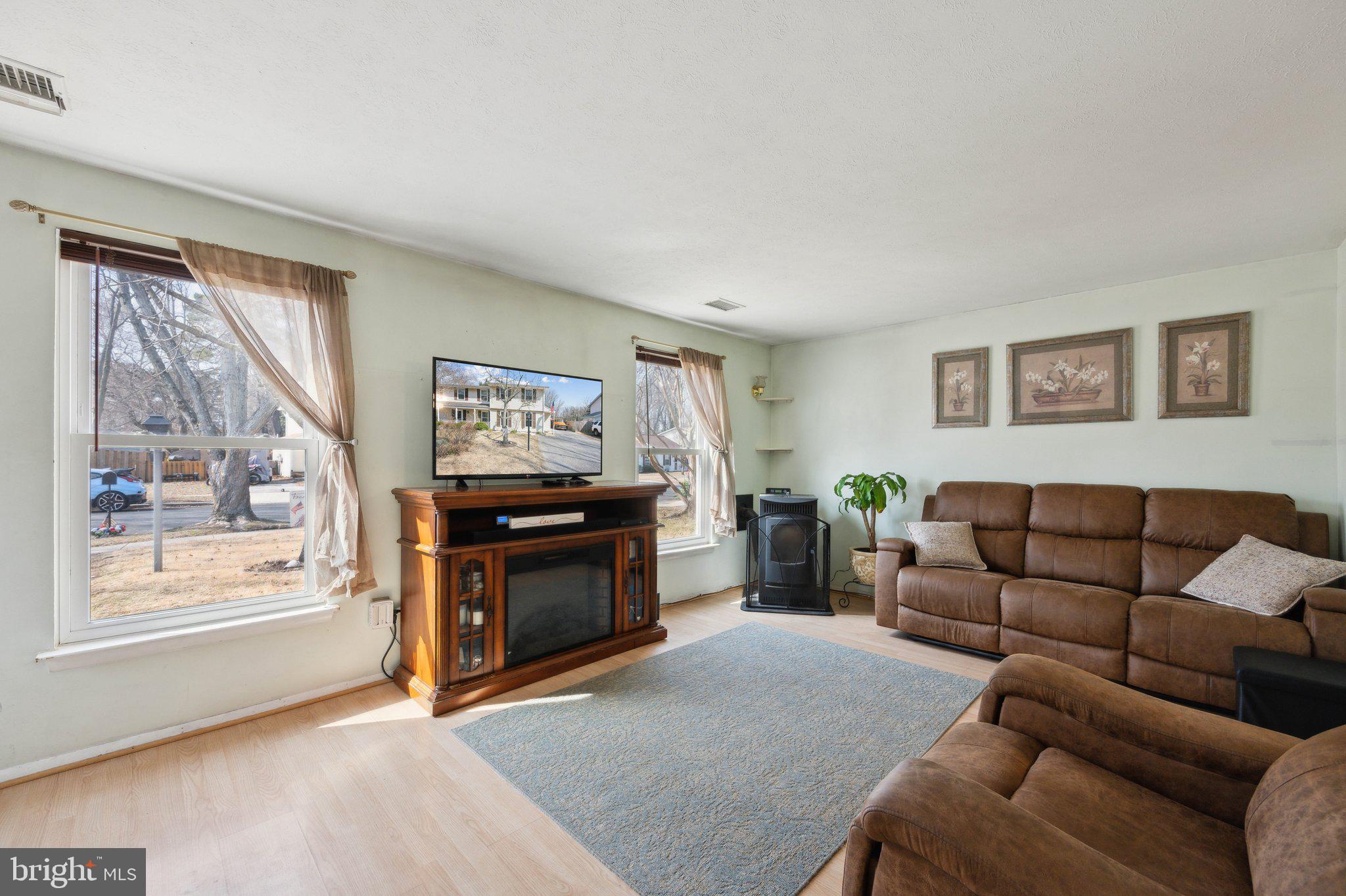 1670 Secretariat Dr