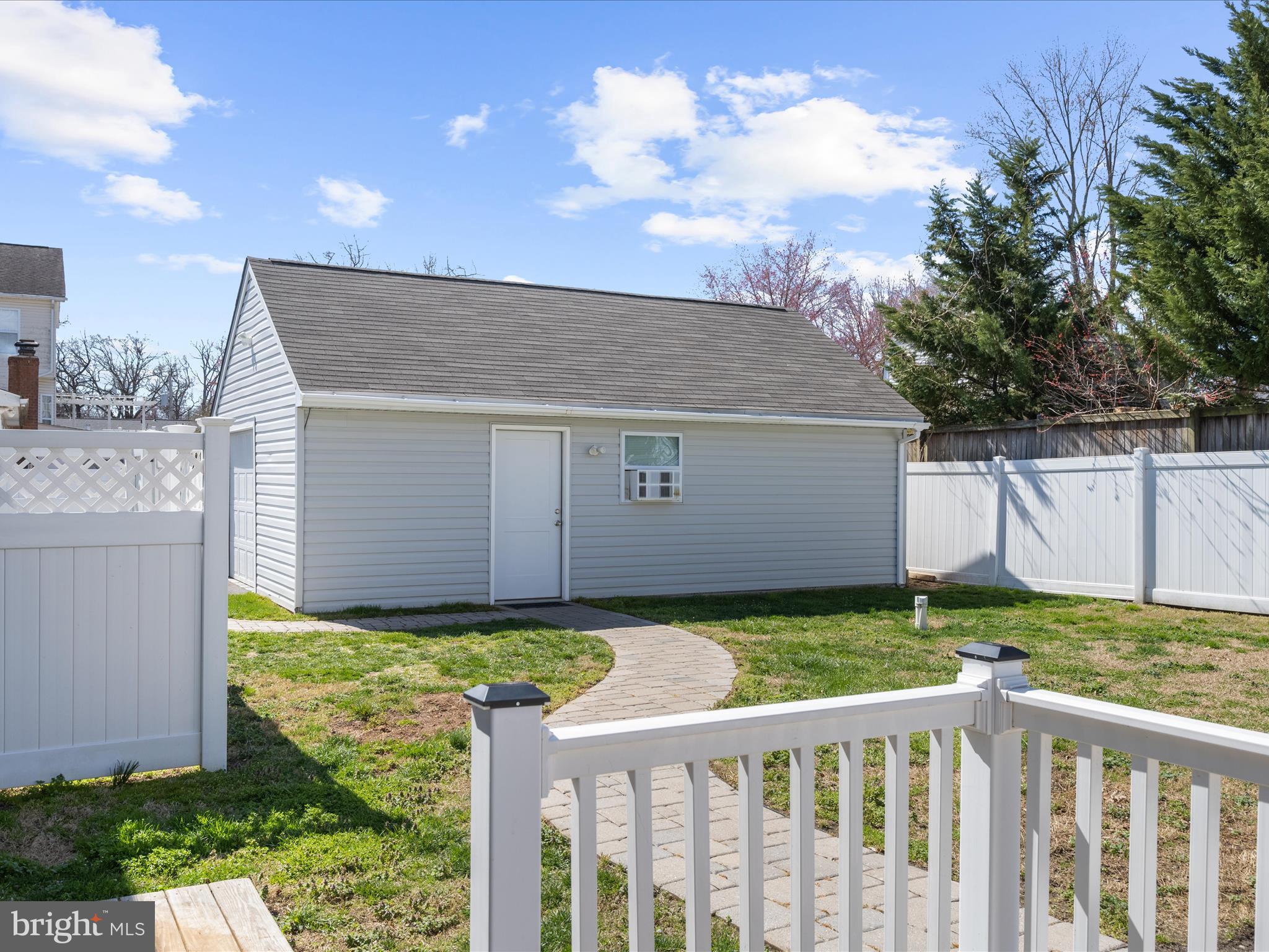 1738 Fairhill Dr