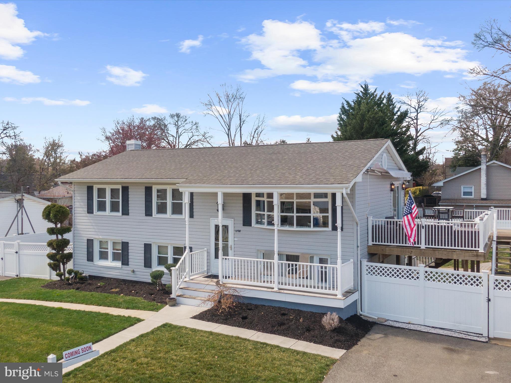 1738 Fairhill Dr