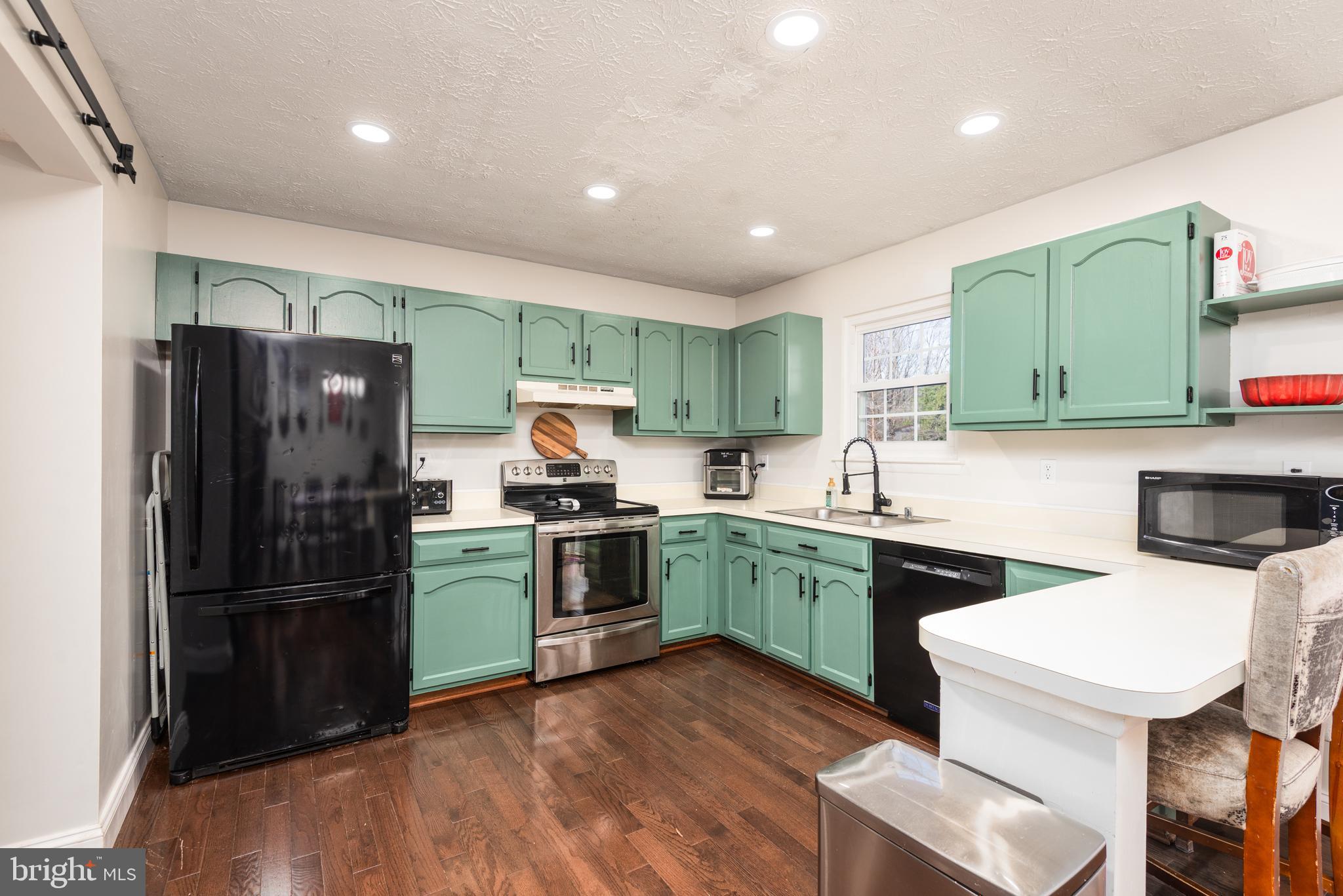 48 Fox Run Way