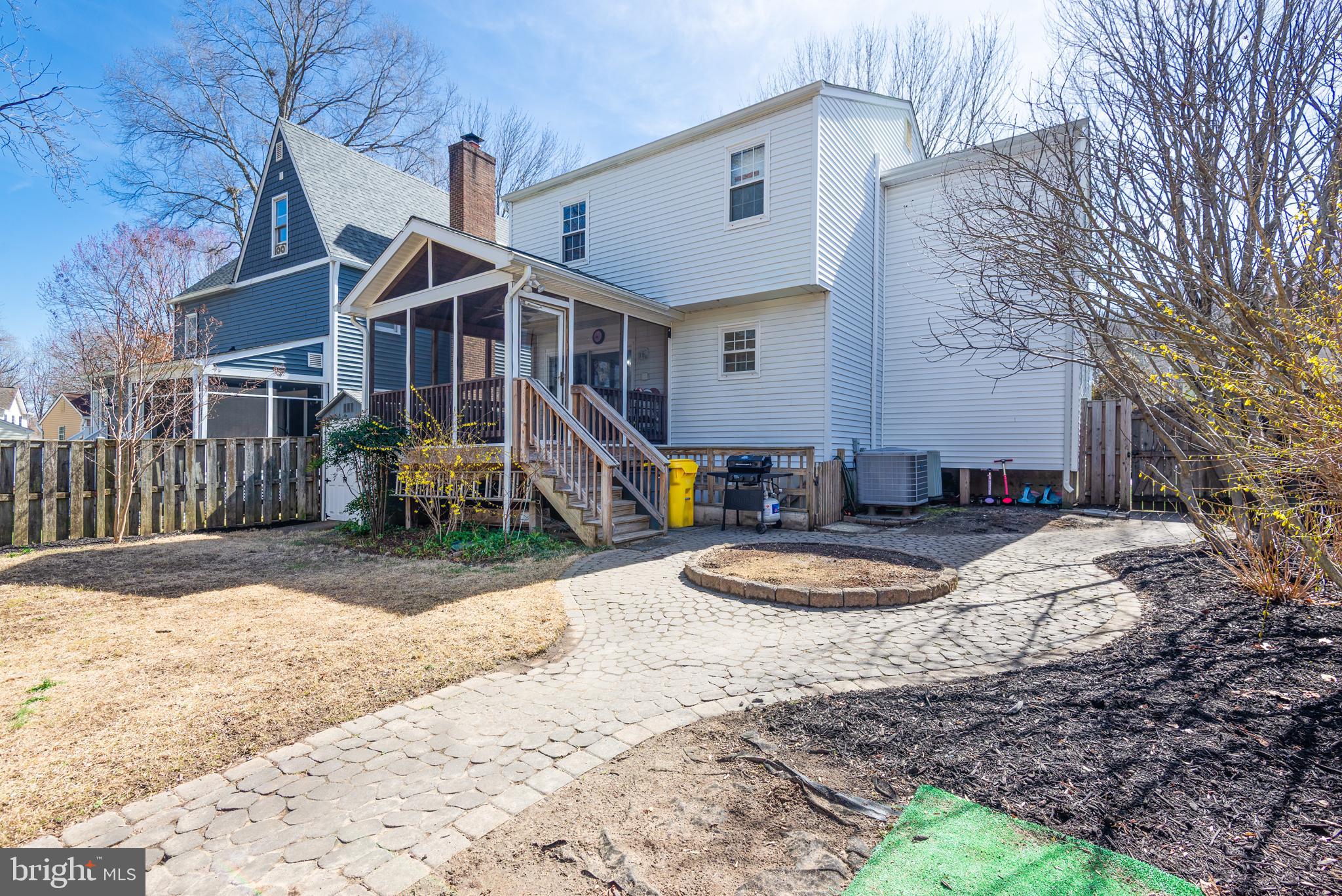 48 Fox Run Way