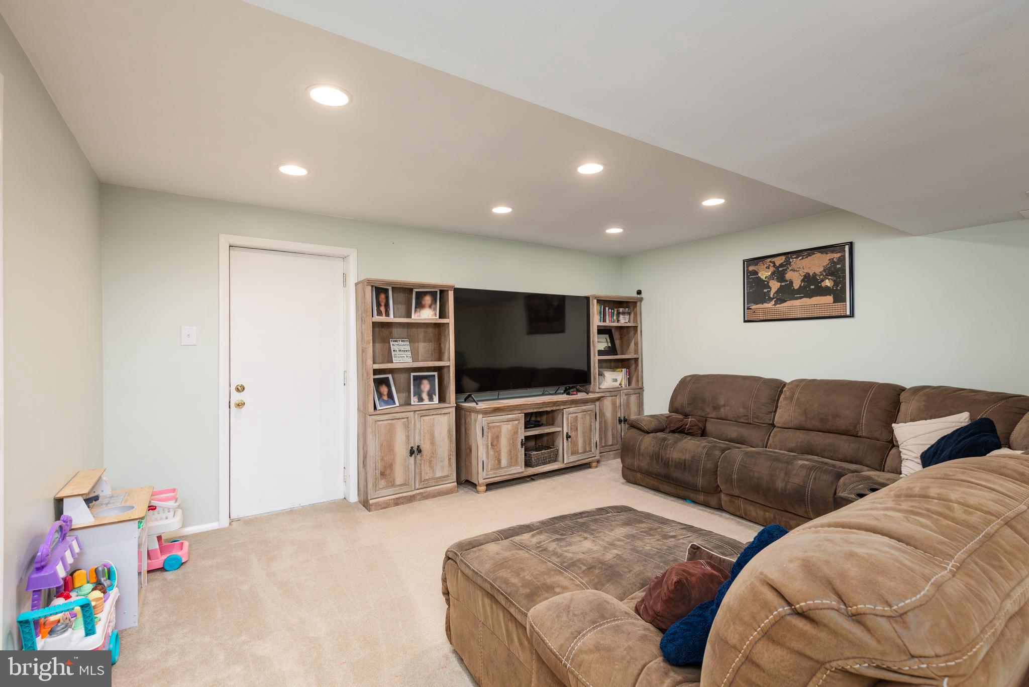 48 Fox Run Way