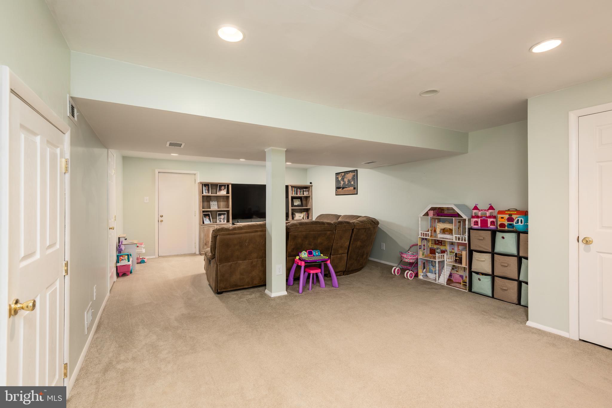 48 Fox Run Way