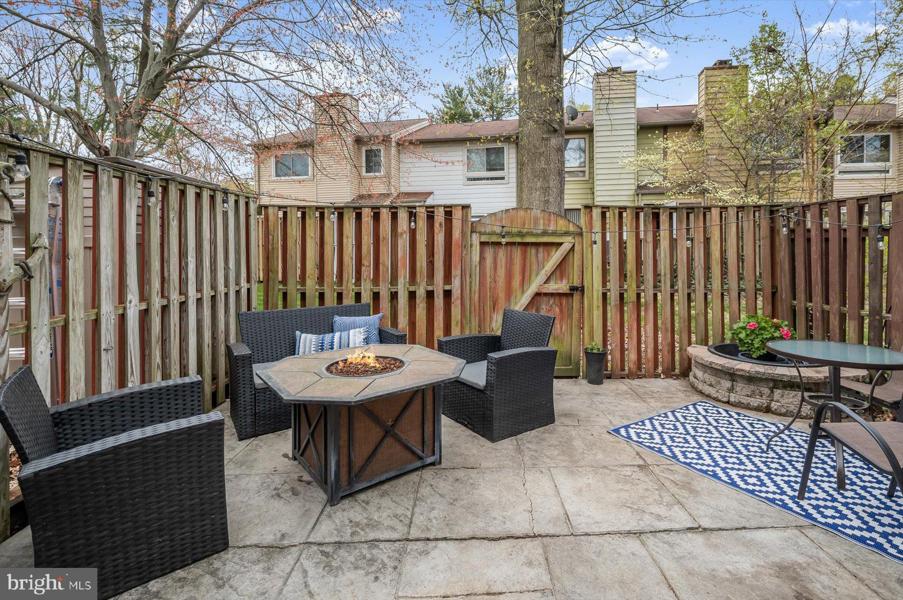 16 Woodward Ct