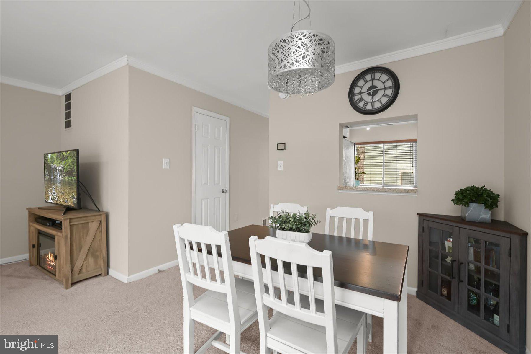 16 Woodward Ct