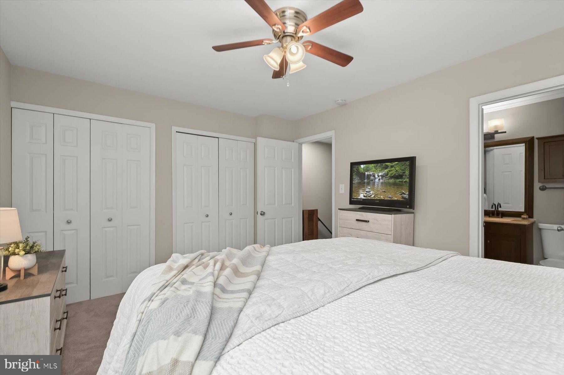 16 Woodward Ct