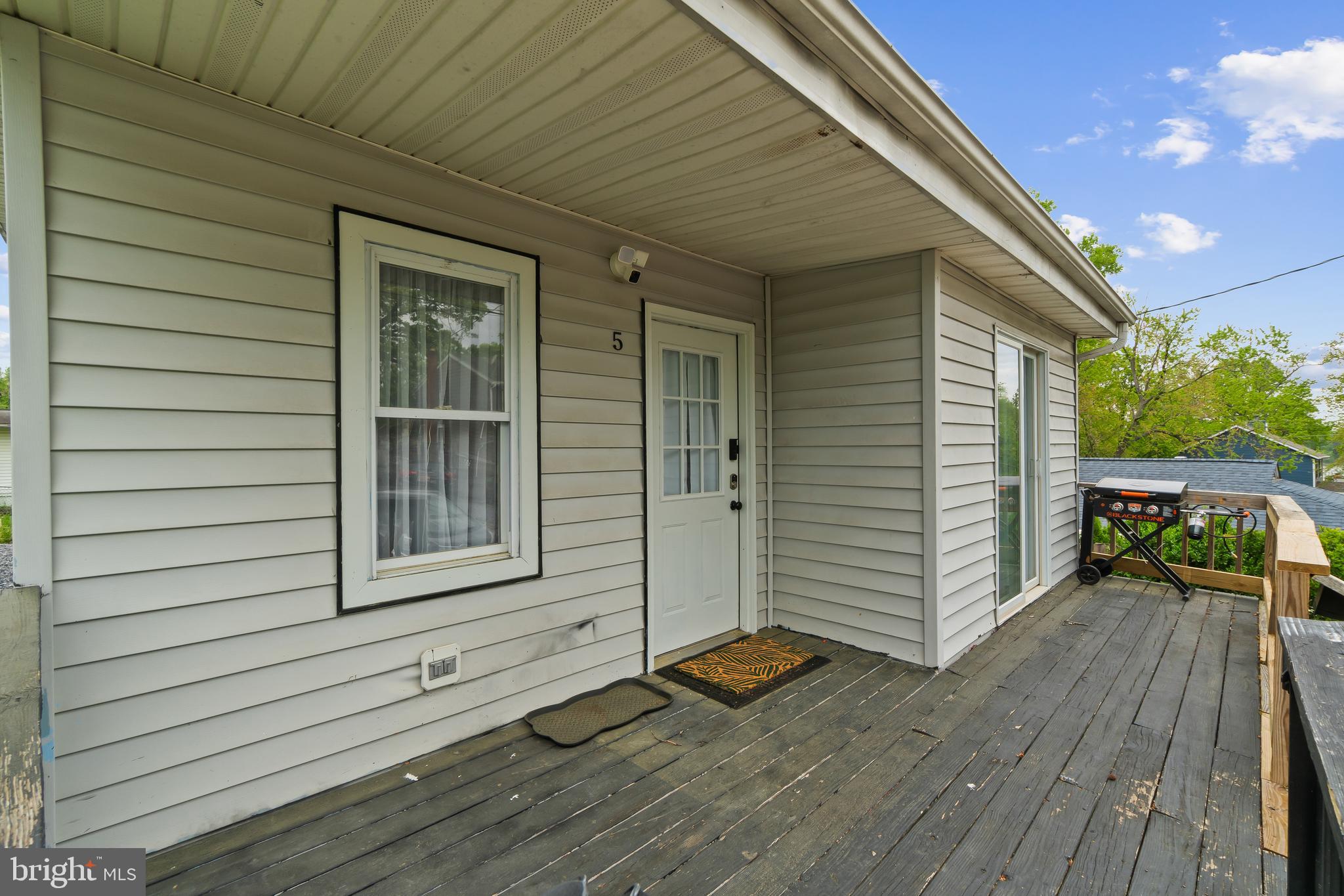 5 Dogwood Rd