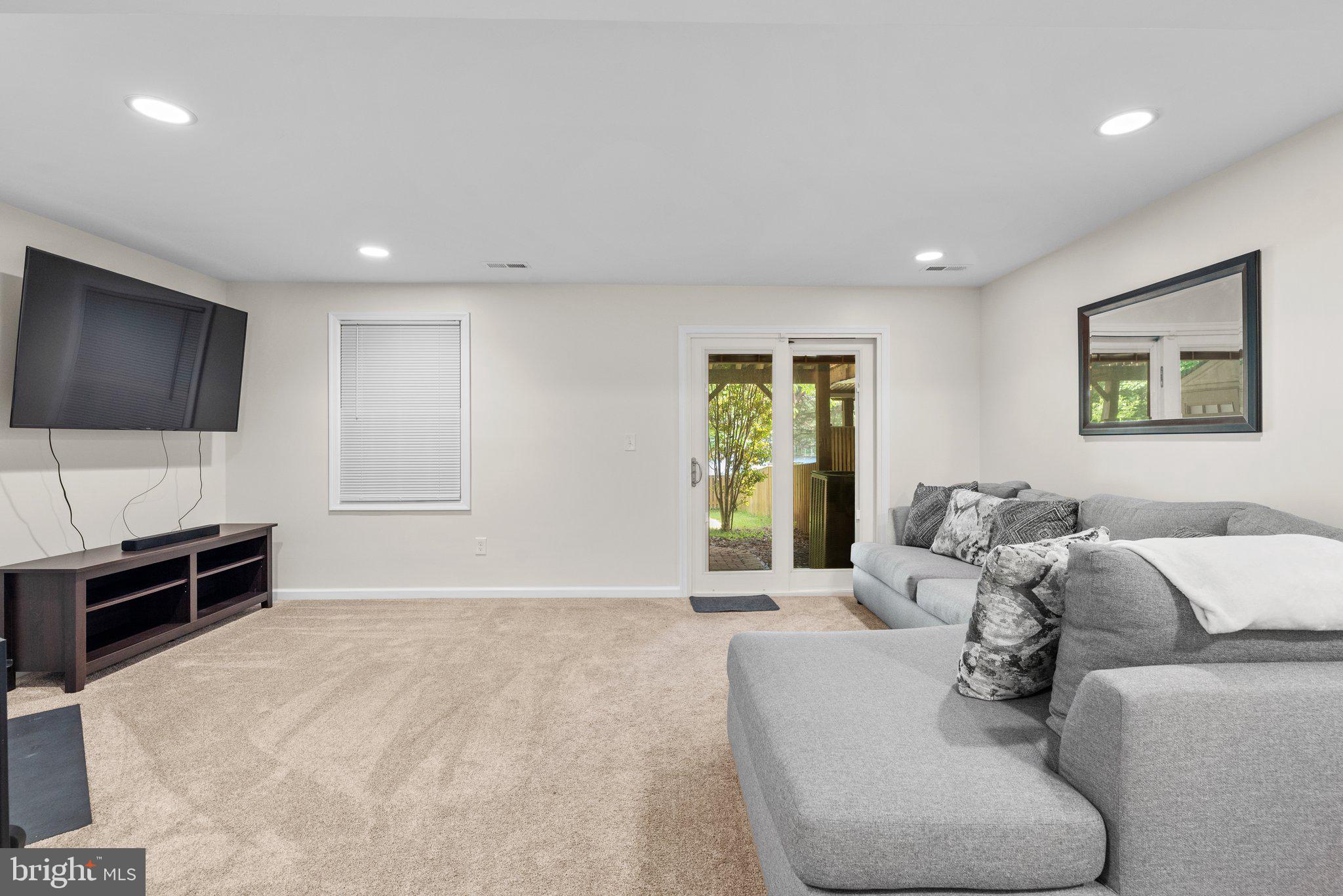 1328 Hollow Glen Ct