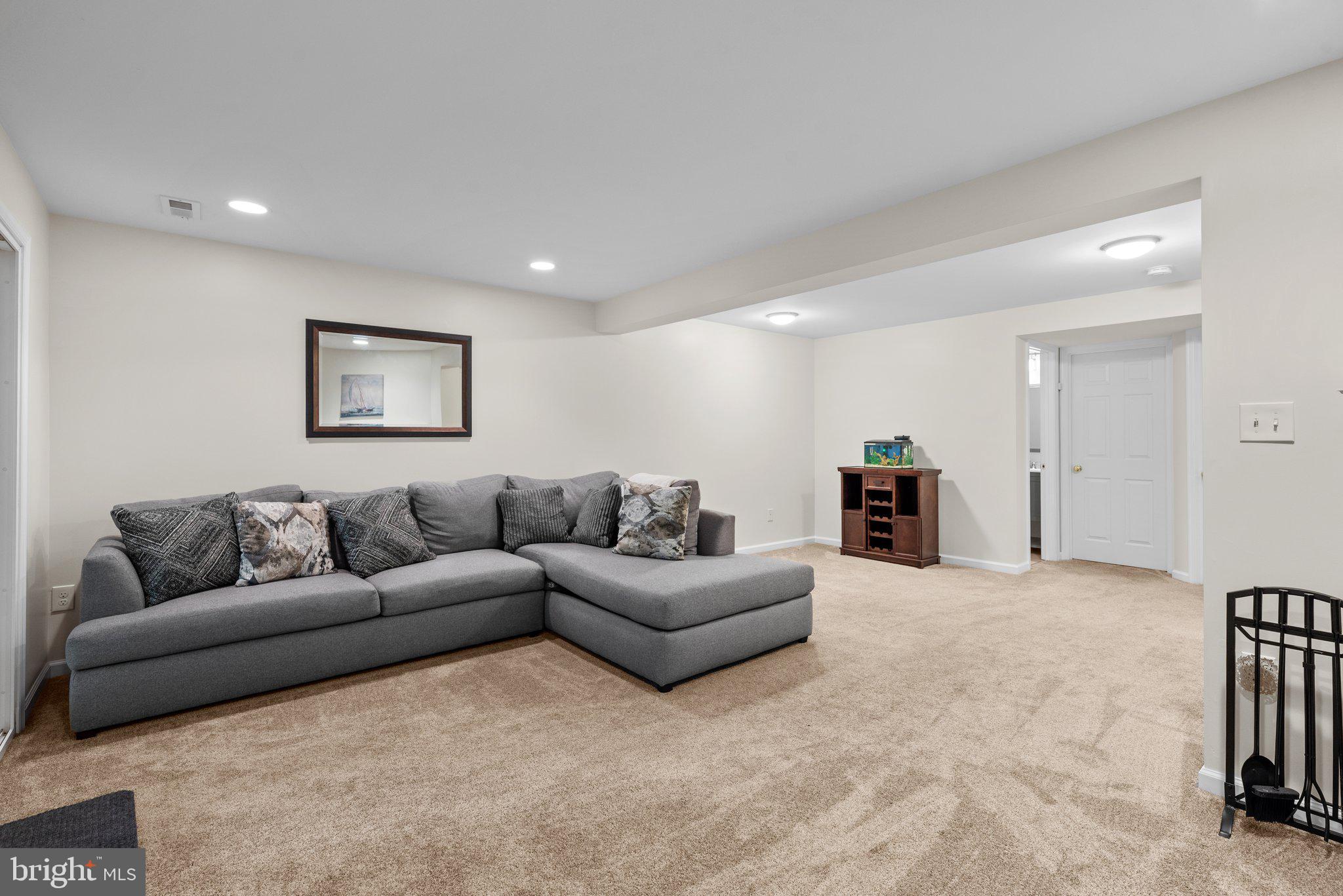 1328 Hollow Glen Ct