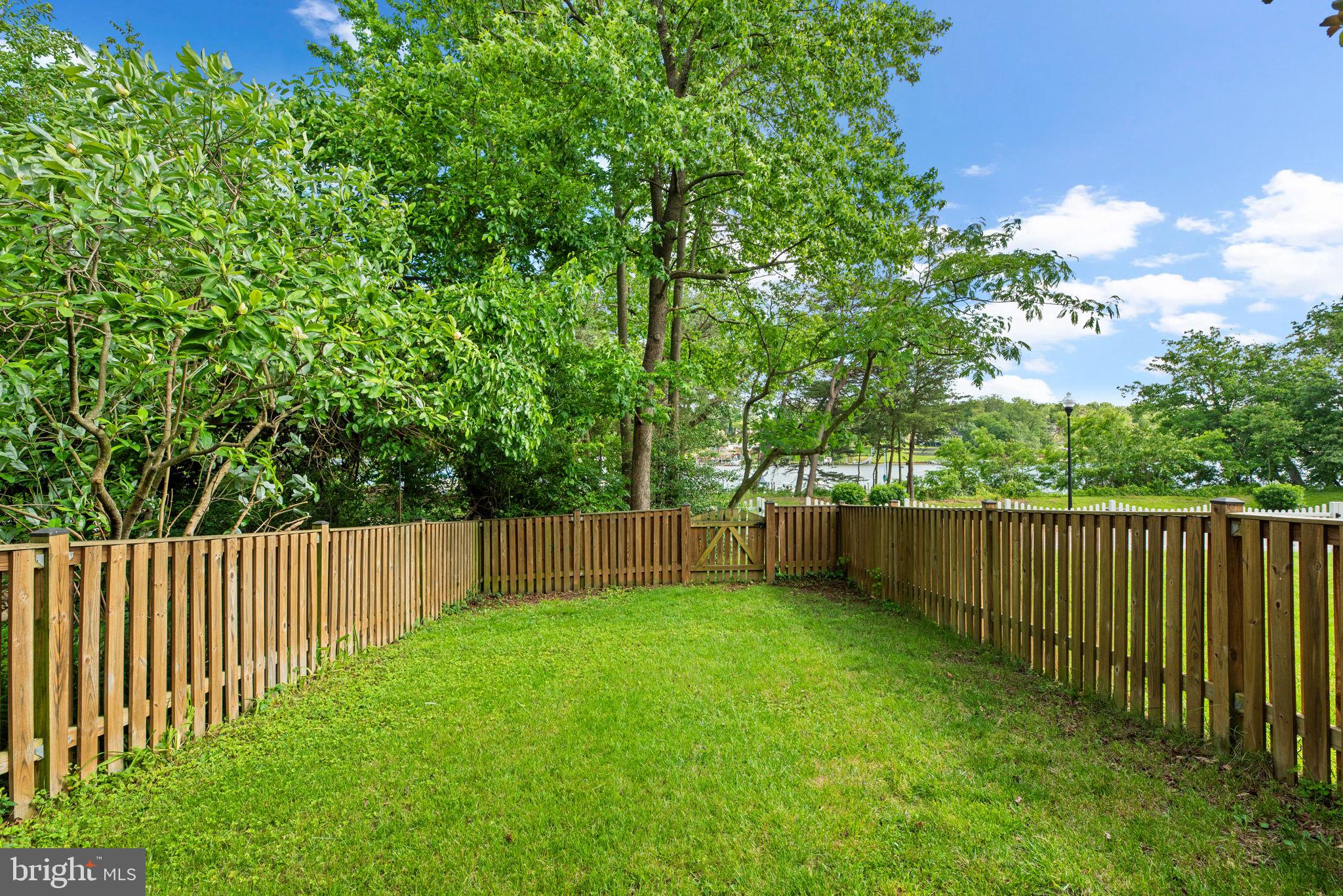 1328 Hollow Glen Ct