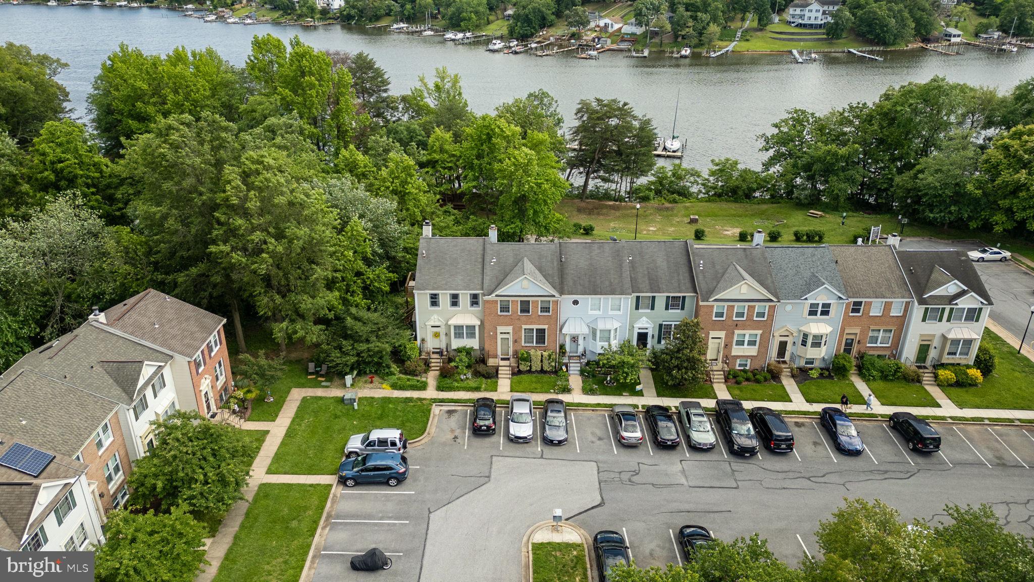 1328 Hollow Glen Ct