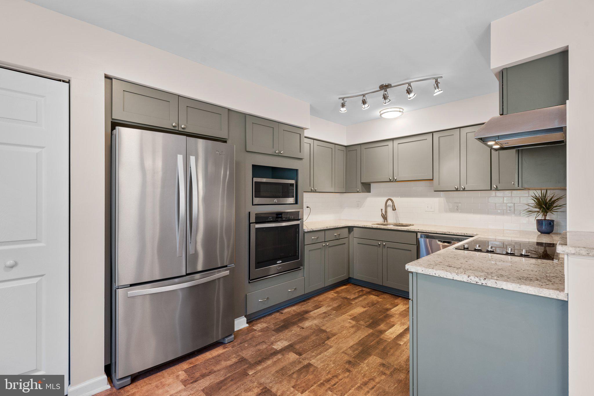 1328 Hollow Glen Ct