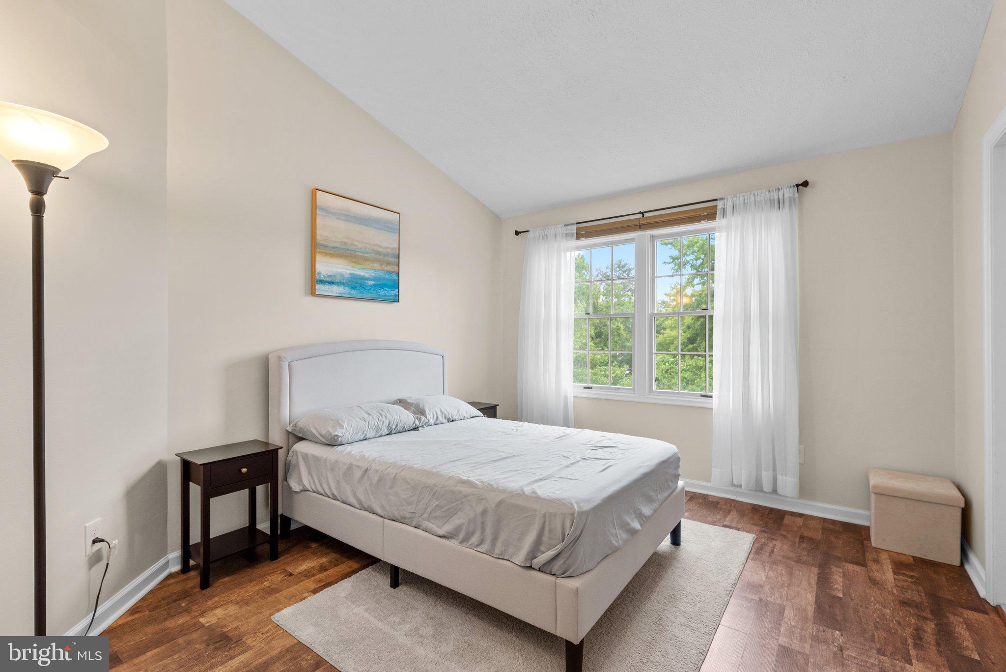 1328 Hollow Glen Ct