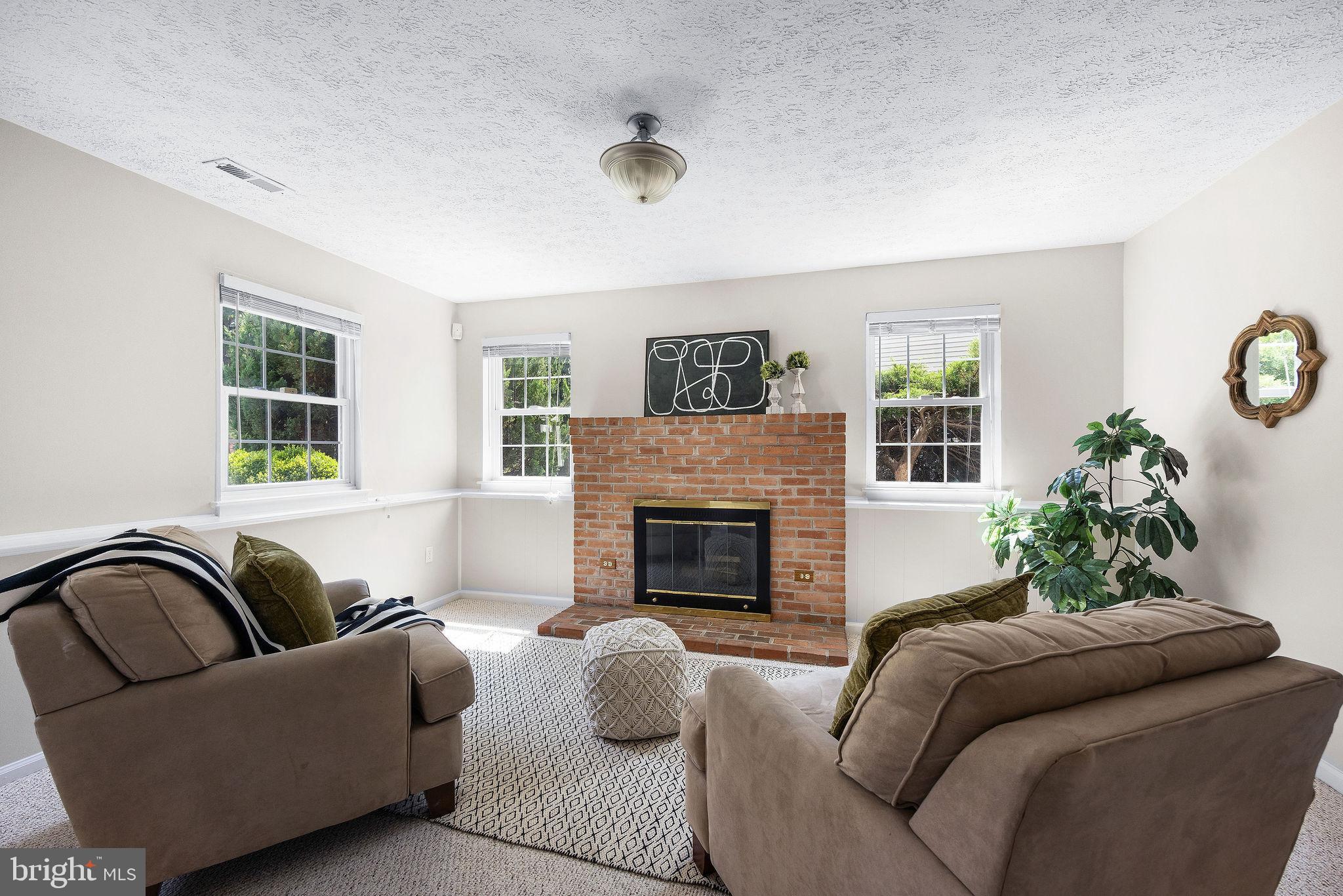 286 COLLEGE MANOR DRIVE