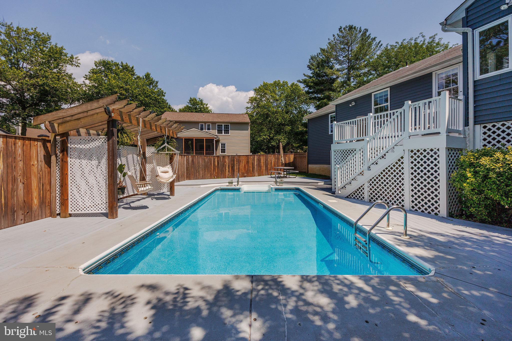 286 COLLEGE MANOR DRIVE