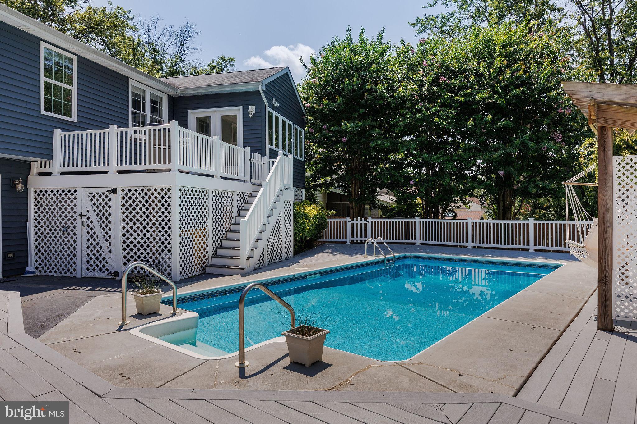 286 COLLEGE MANOR DRIVE