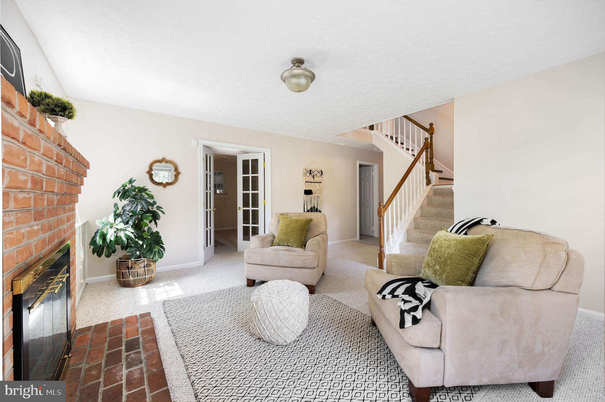 286 COLLEGE MANOR DRIVE