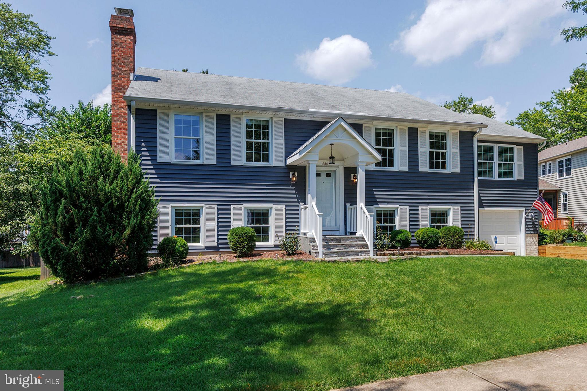 286 COLLEGE MANOR DRIVE