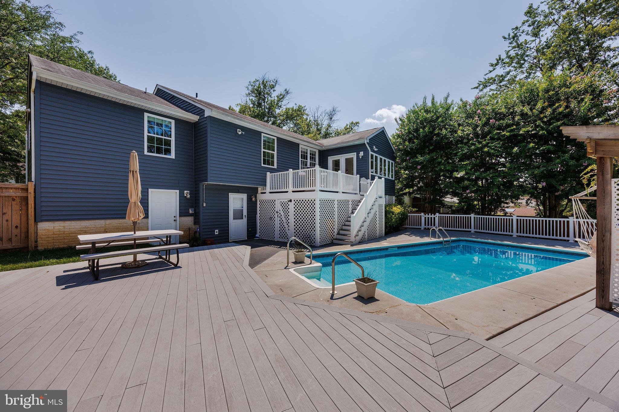 286 COLLEGE MANOR DRIVE