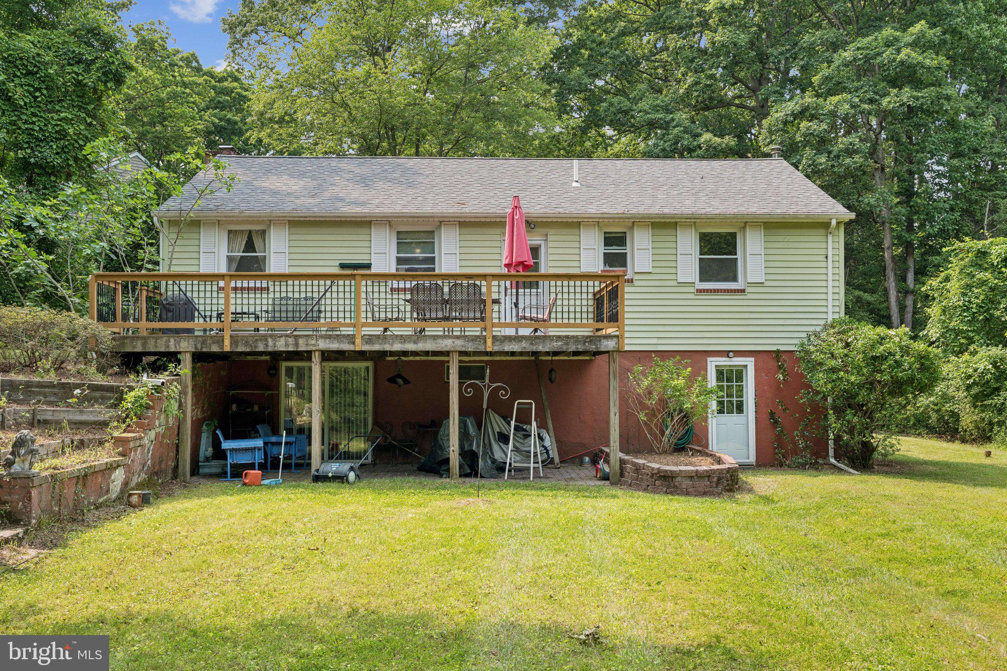 972 Woodland Cir