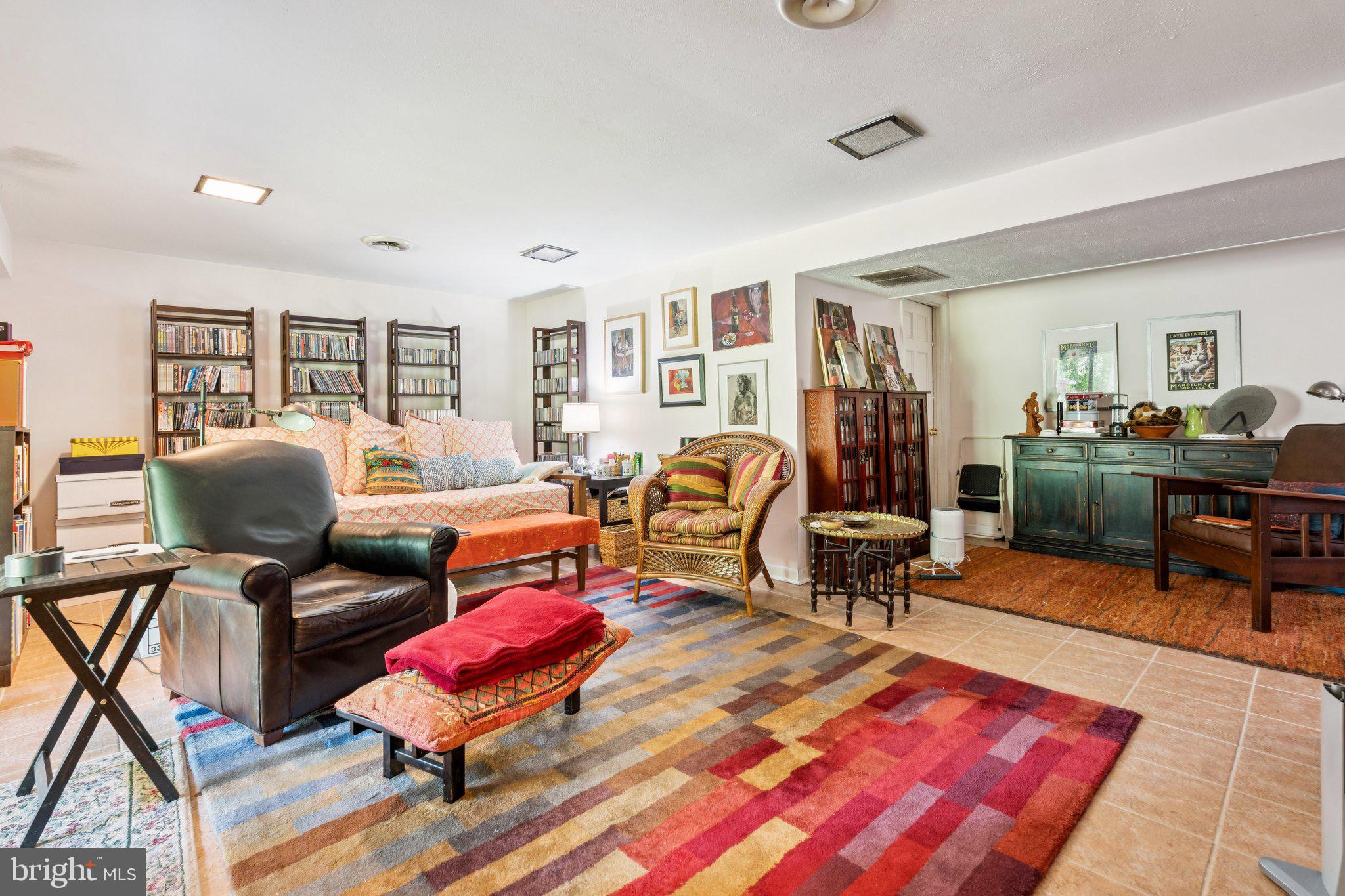 972 Woodland Cir