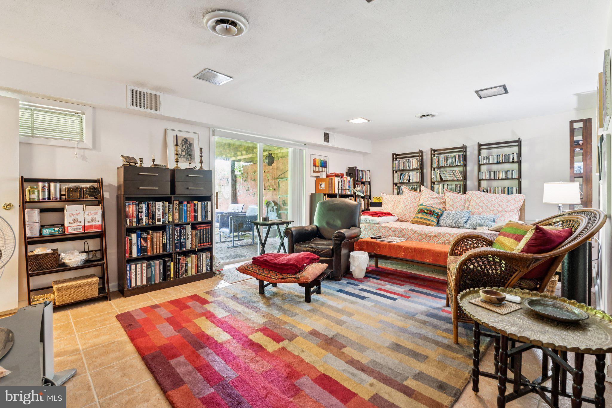 972 Woodland Cir