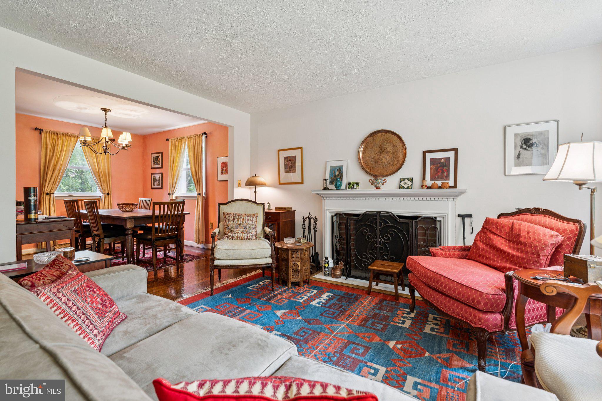 972 Woodland Cir