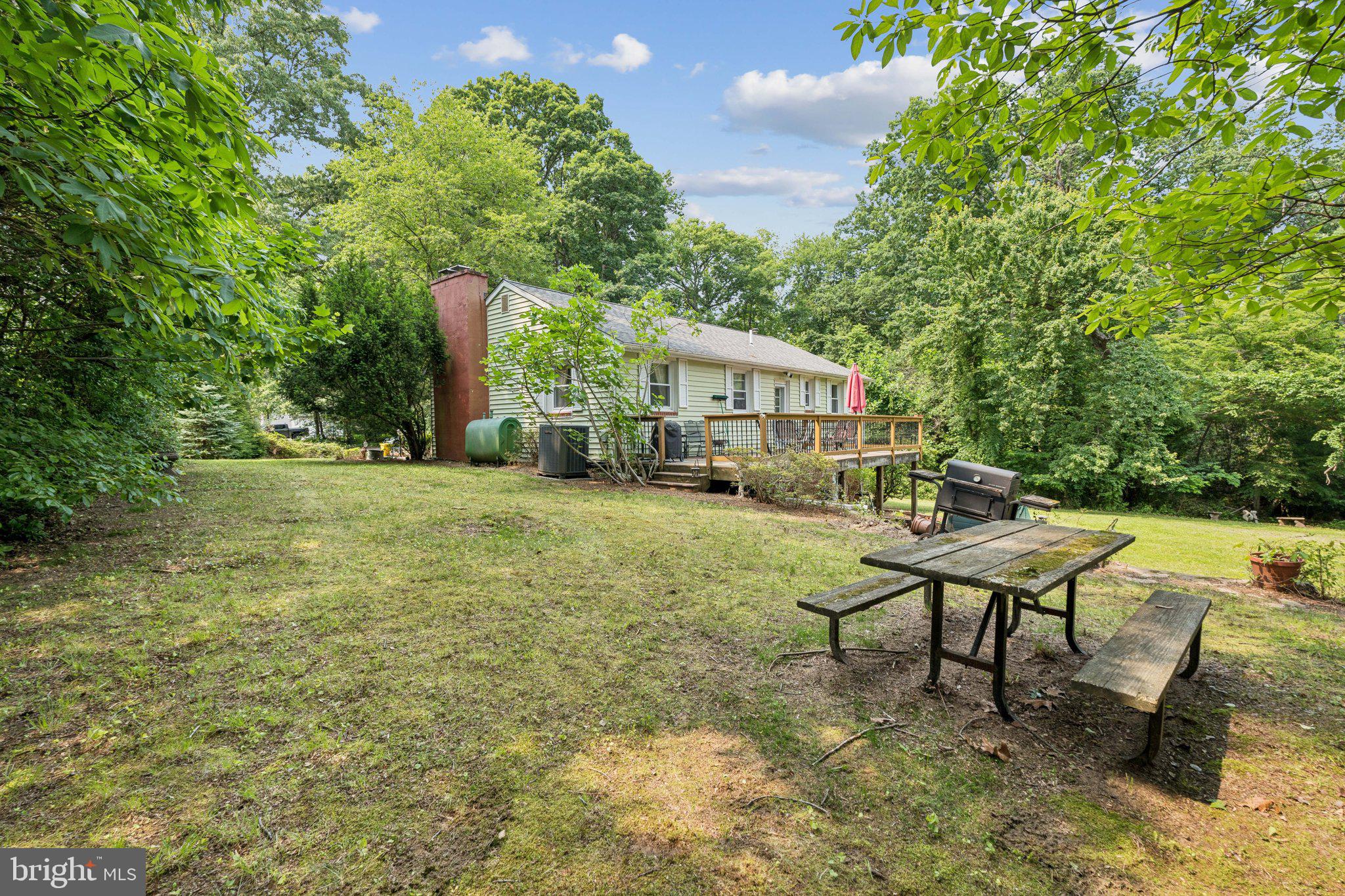 972 Woodland Cir