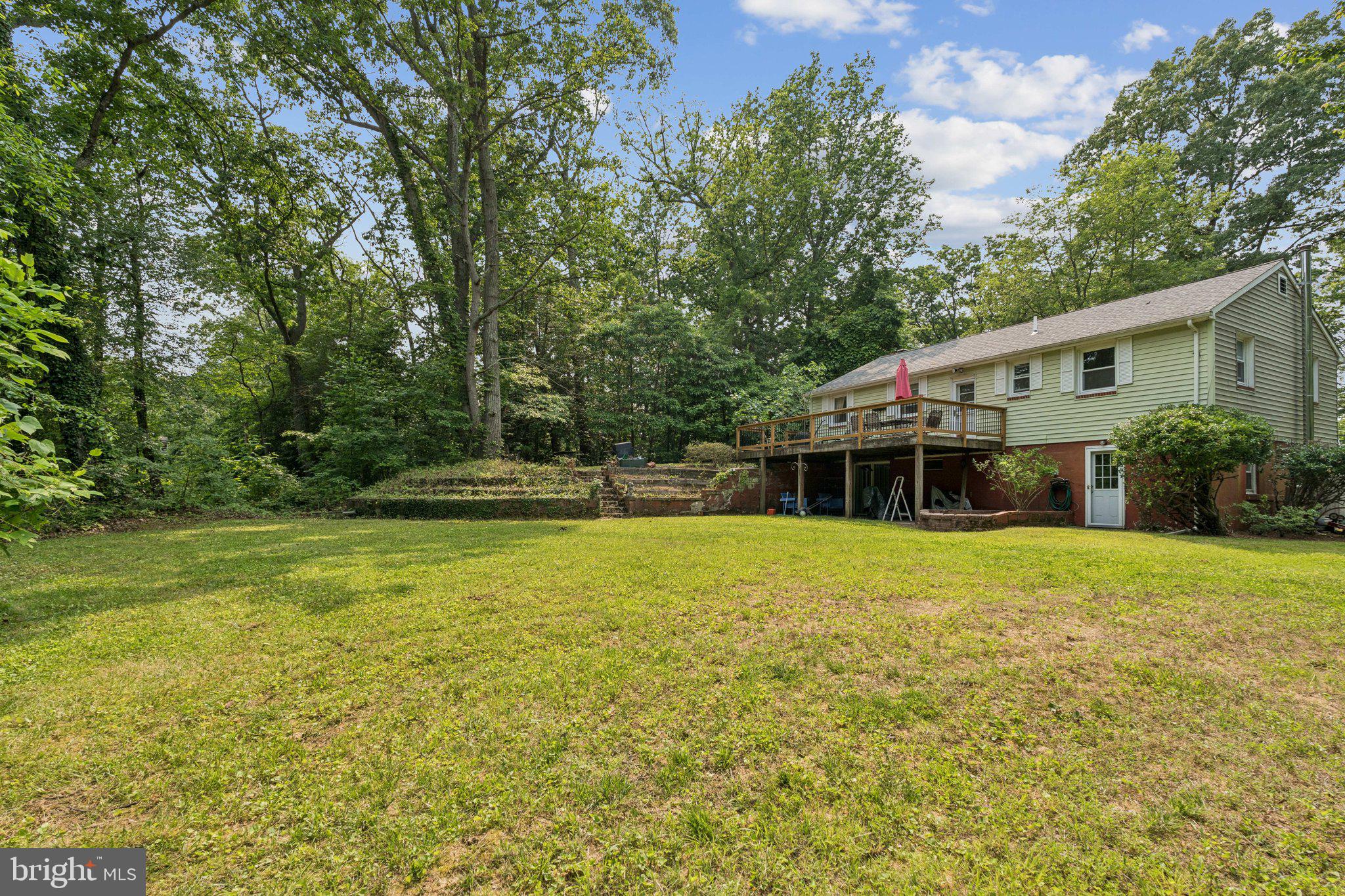 972 Woodland Cir