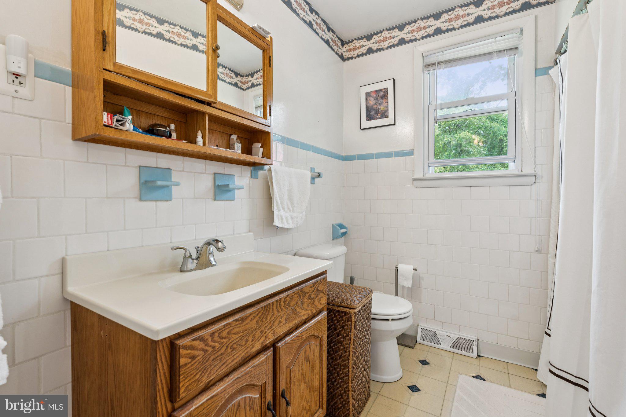 972 Woodland Cir