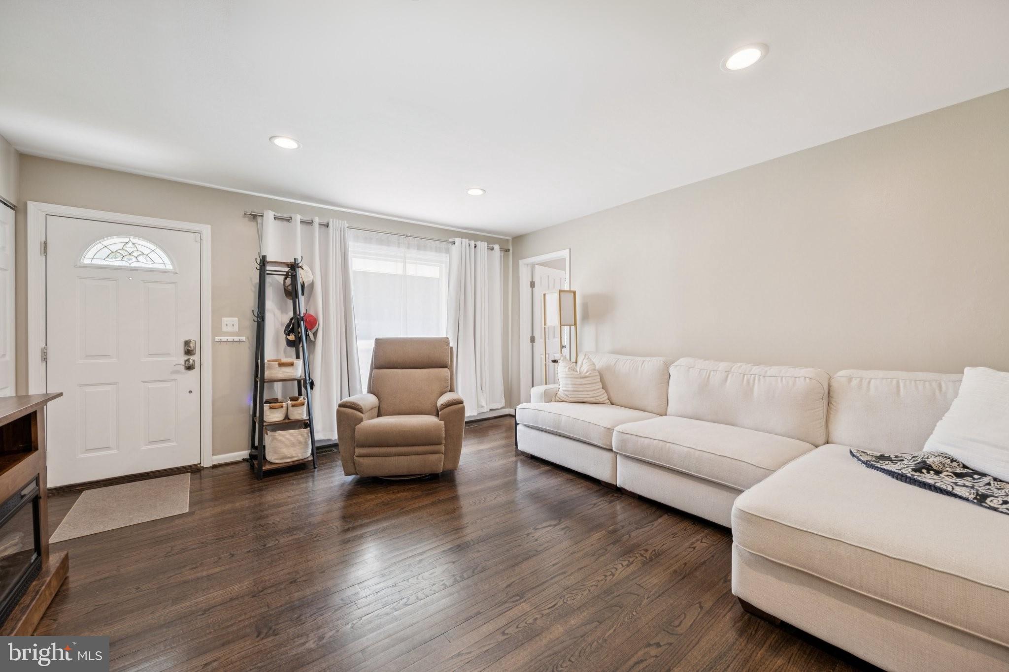3908 Alberta Ave