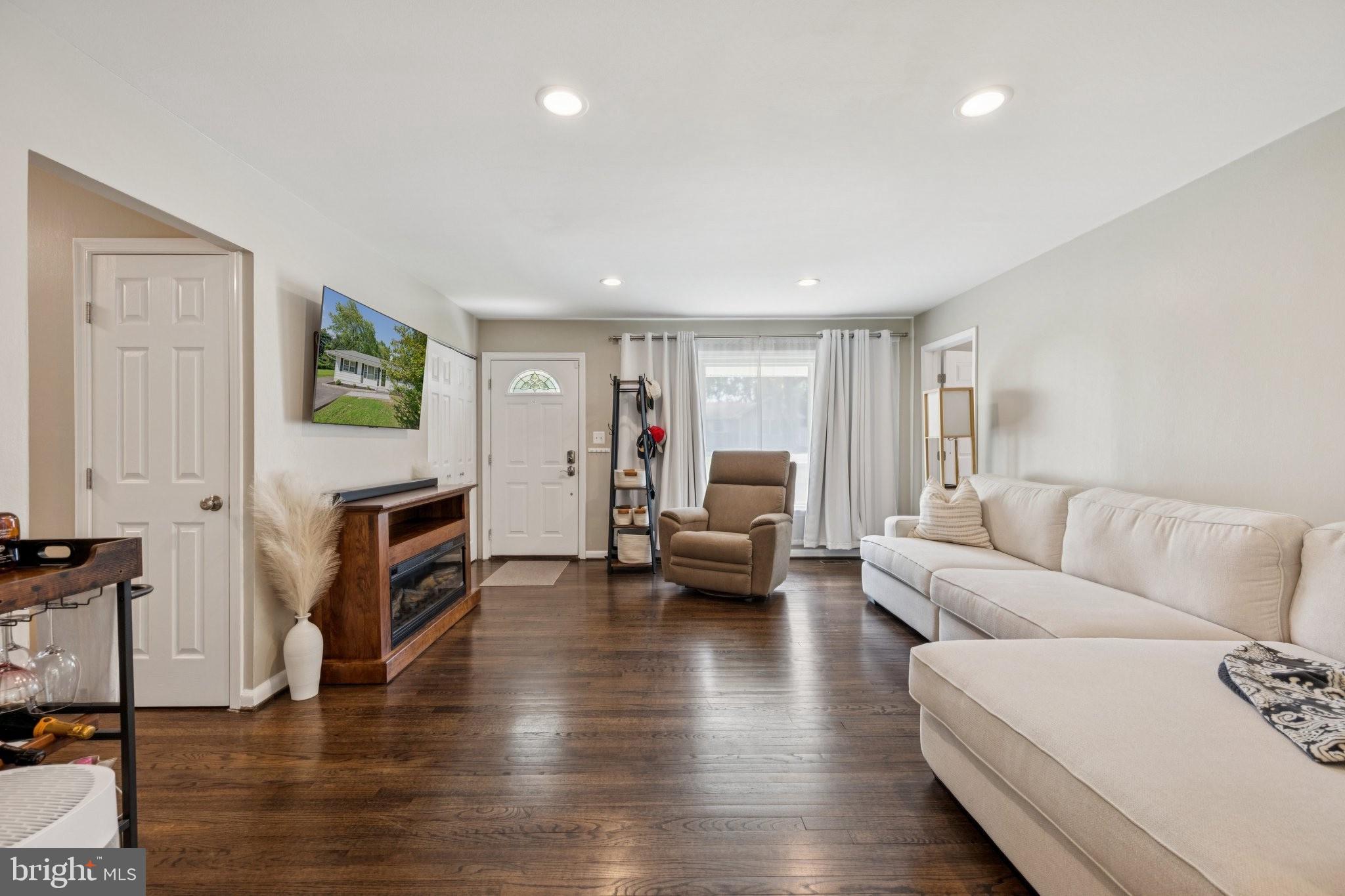 3908 Alberta Ave
