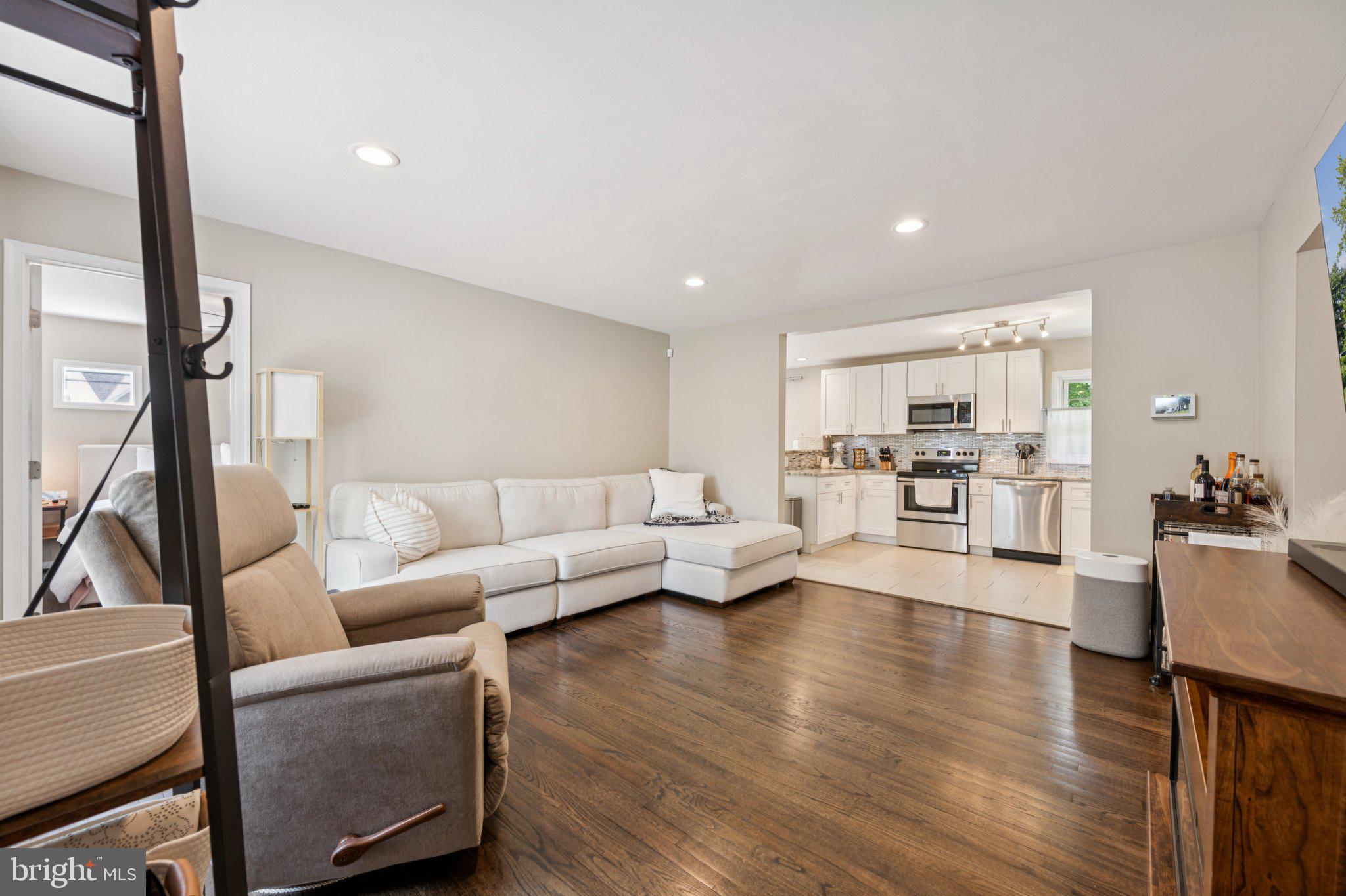 3908 Alberta Ave