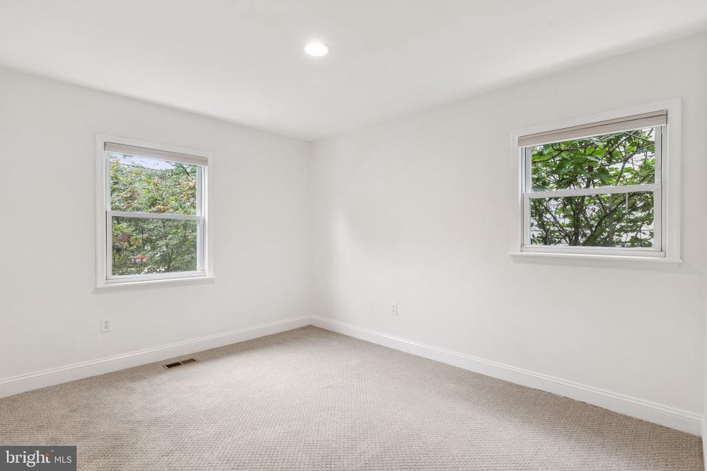 1227 HAMPTON ROAD