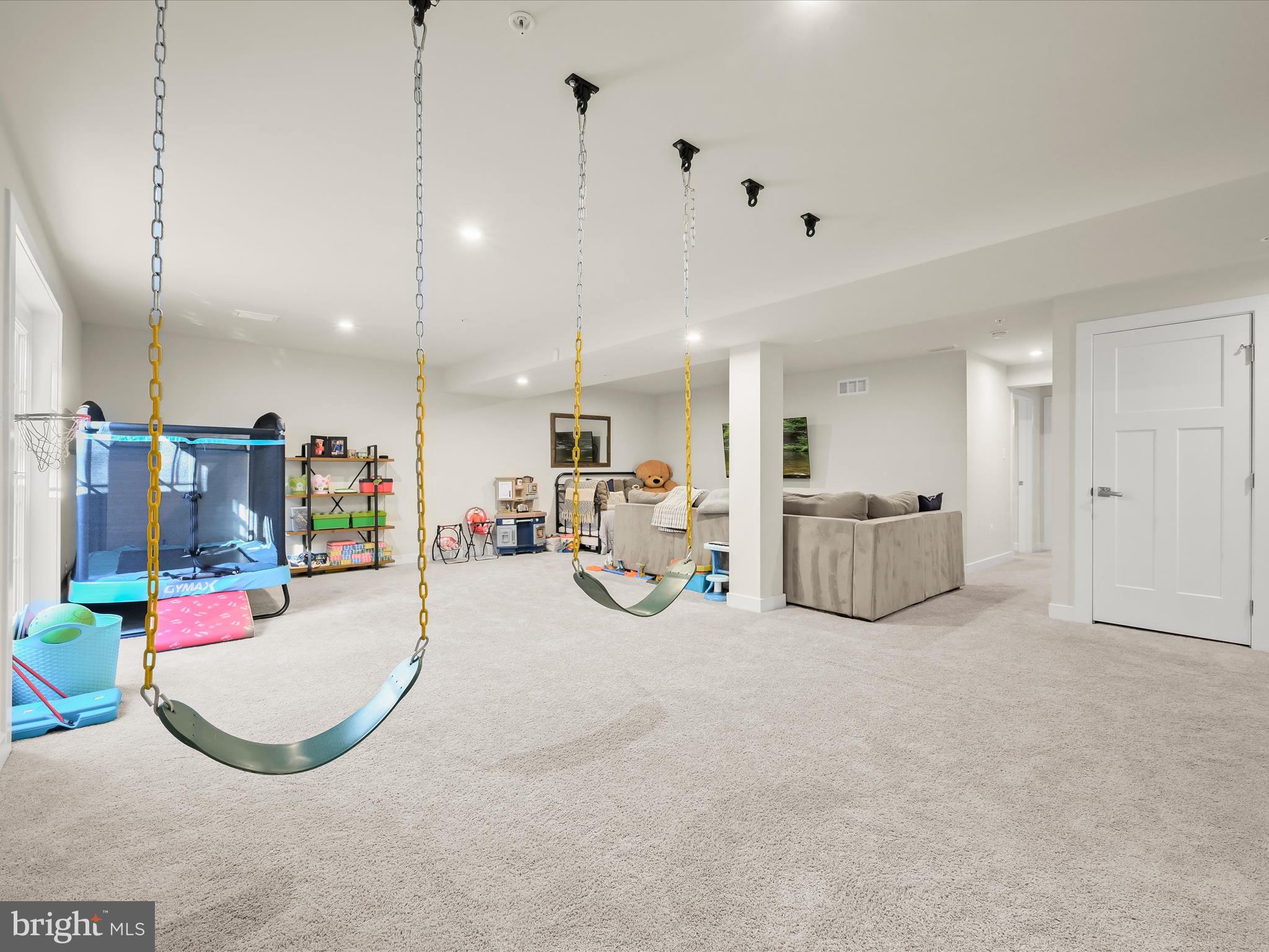 8206 DERRYMORE COURT