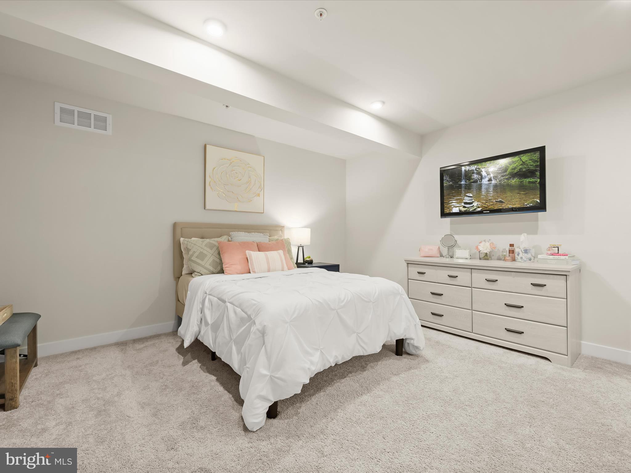 8206 DERRYMORE COURT