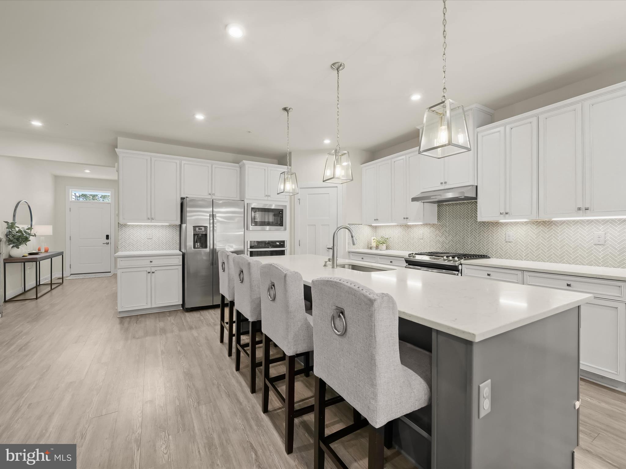 8206 DERRYMORE COURT