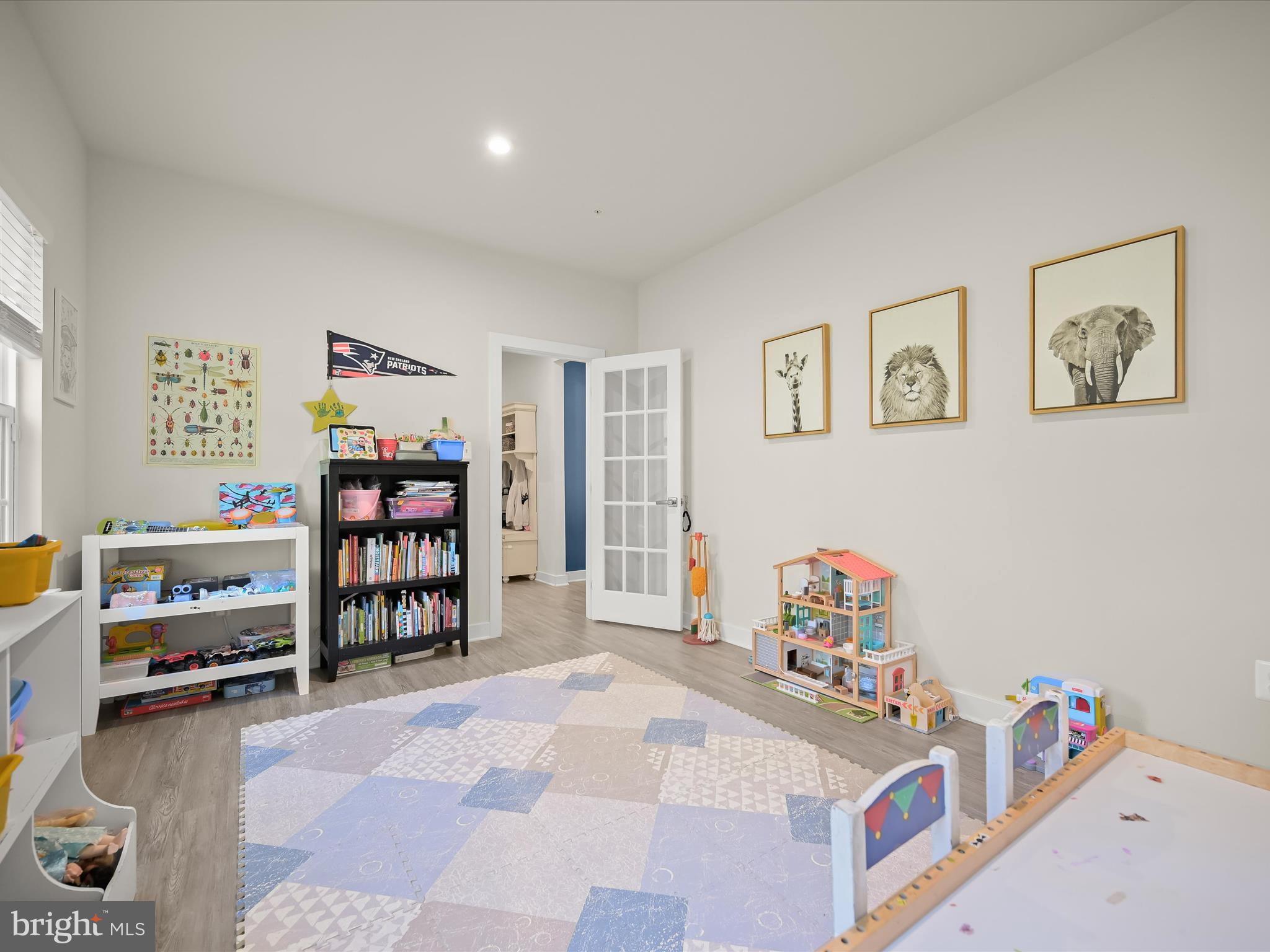 8206 DERRYMORE COURT