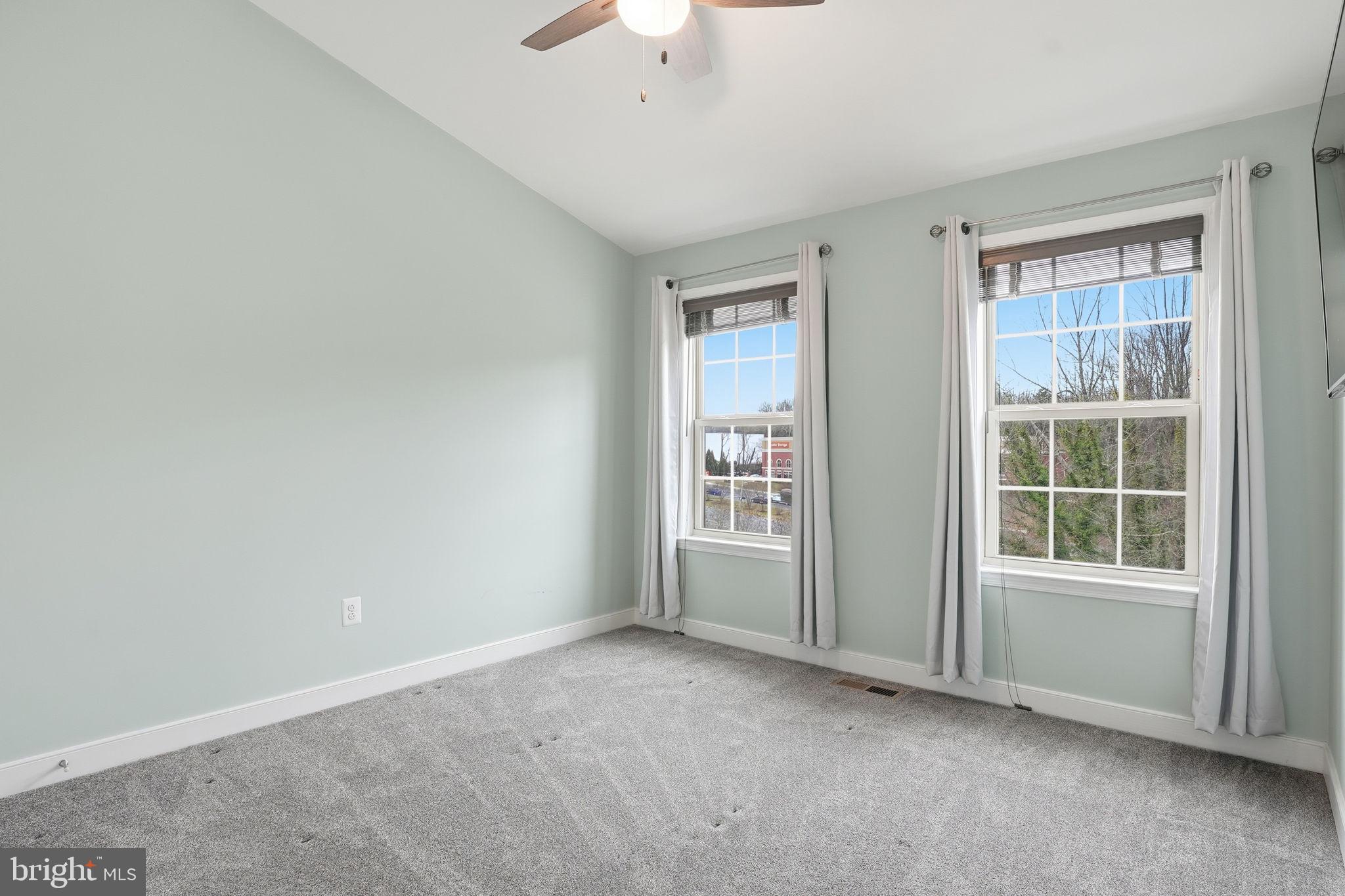 208 ADMIRALS COURT