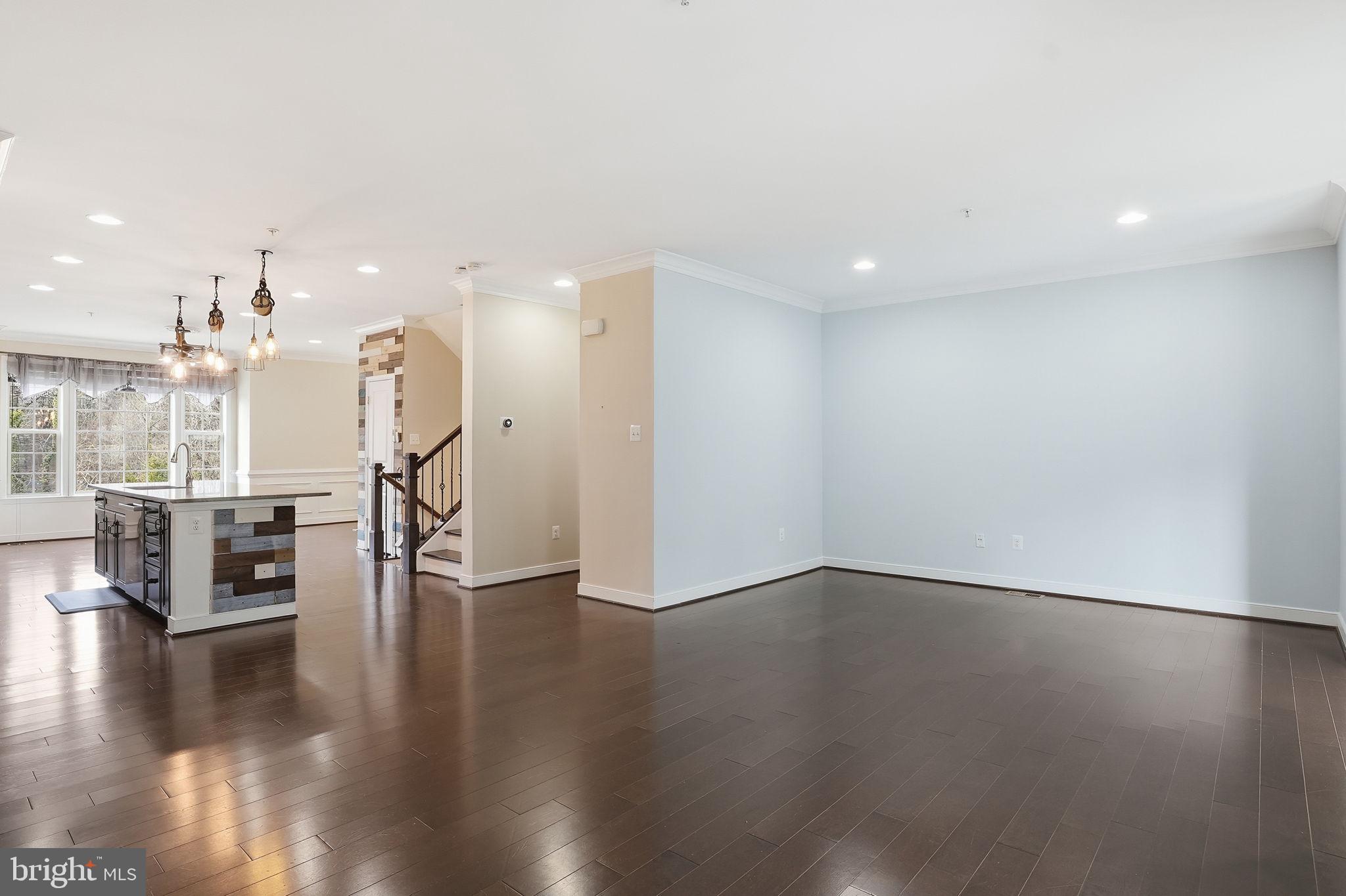 208 ADMIRALS COURT