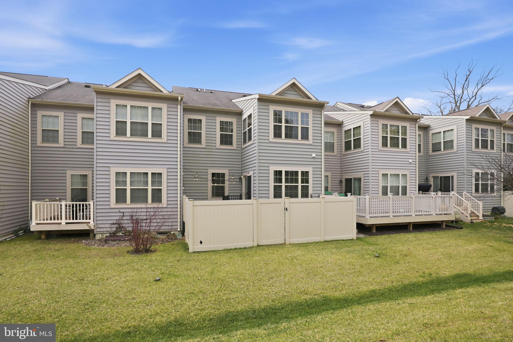 208 ADMIRALS COURT