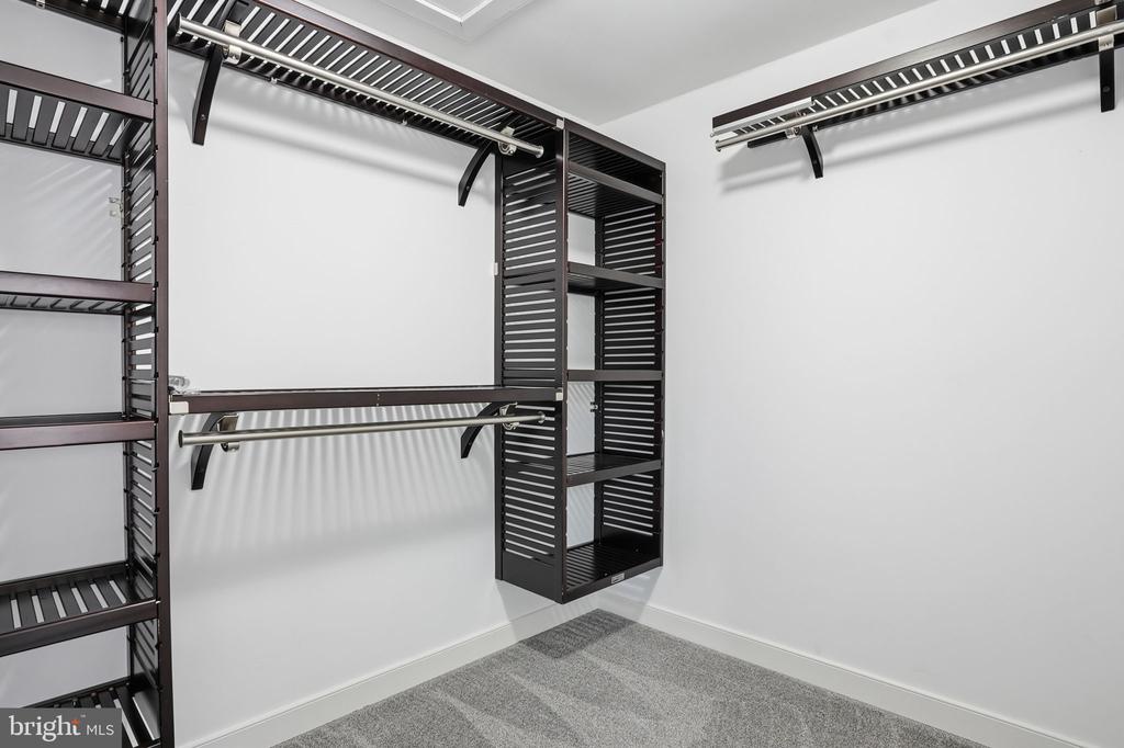 208 ADMIRALS COURT