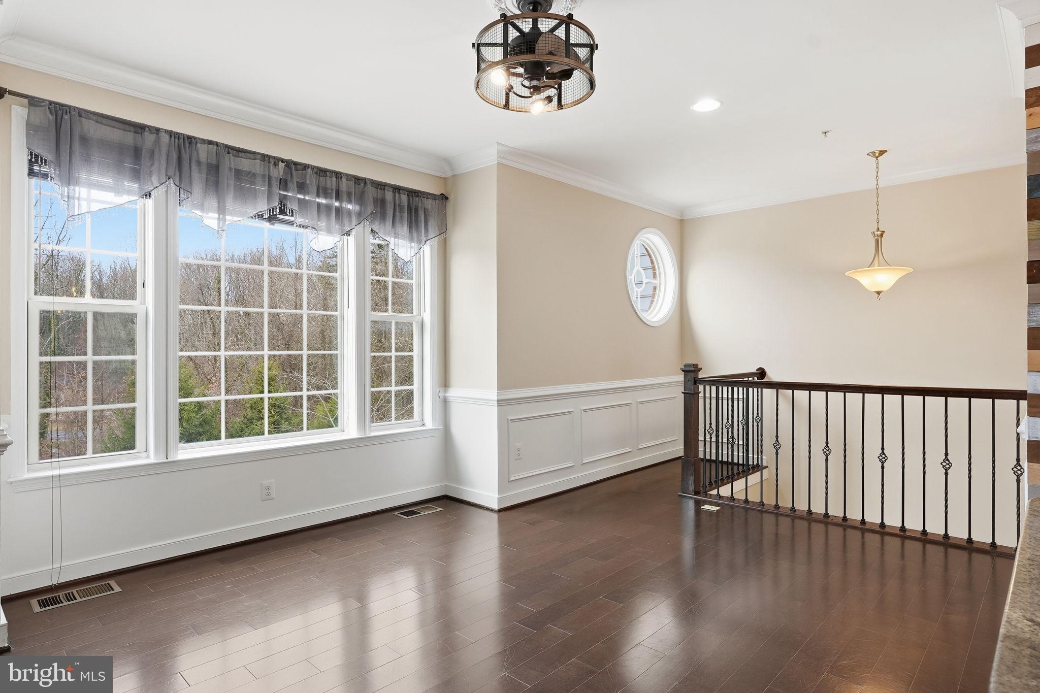 208 ADMIRALS COURT